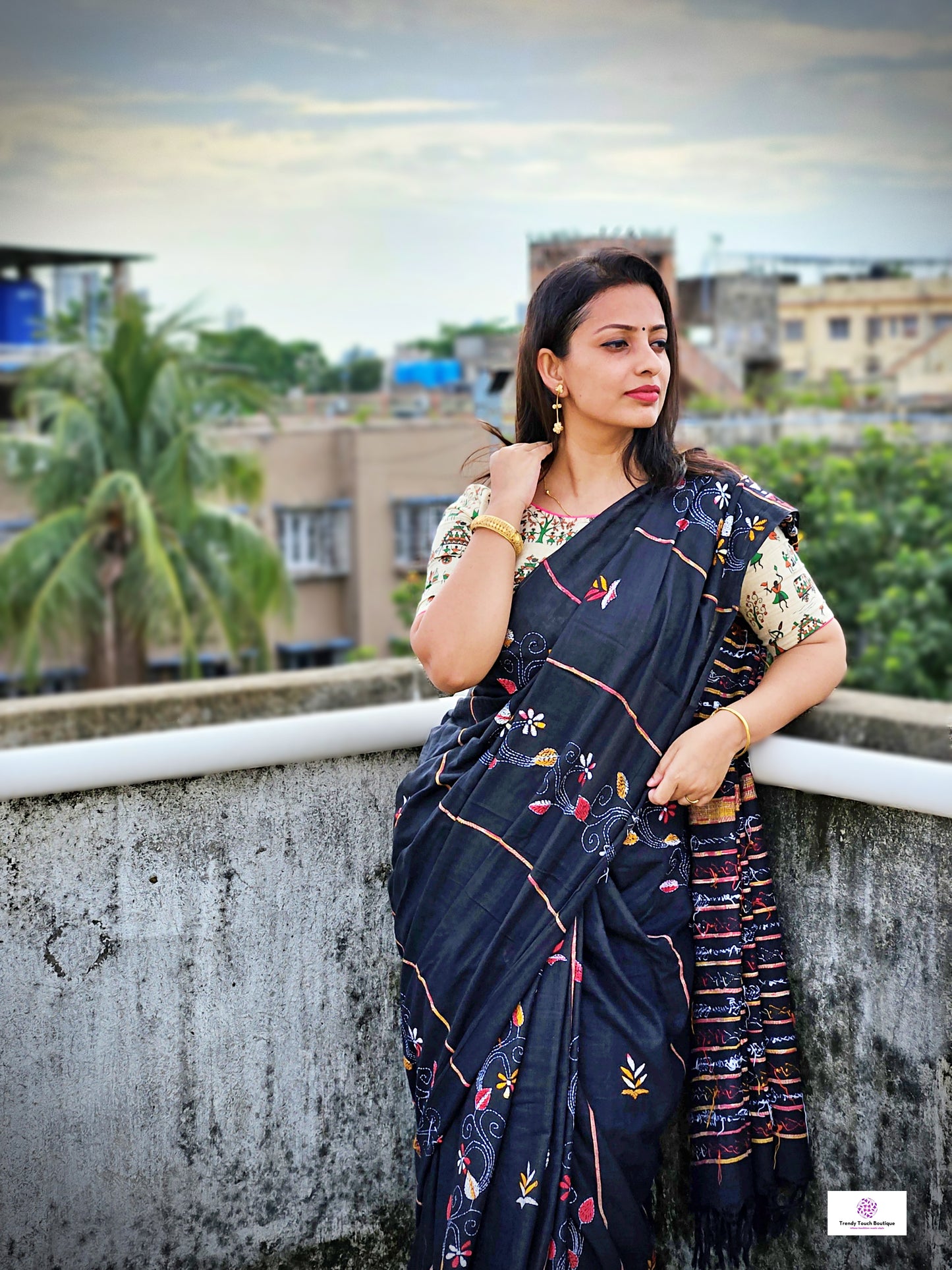 kantha hand embroidered black white yellow red thread work khesh khadi handloom saree best summer fabric for office wear and casual styling at summer celebration with blouse piece