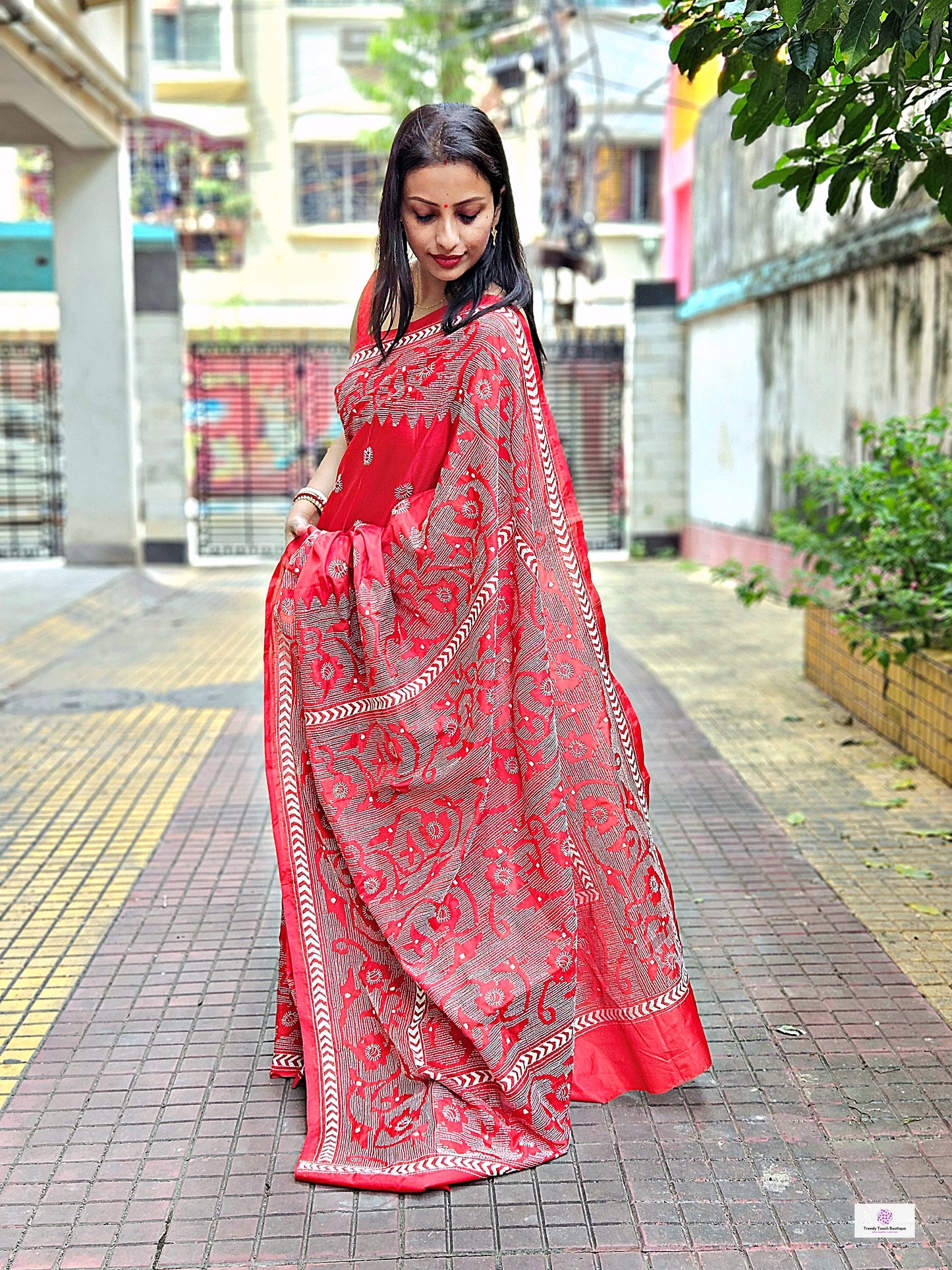 Red kantha stitch saree online reverse kantha work art silk bangalore silk saree best price office wear saree wedding saree gift