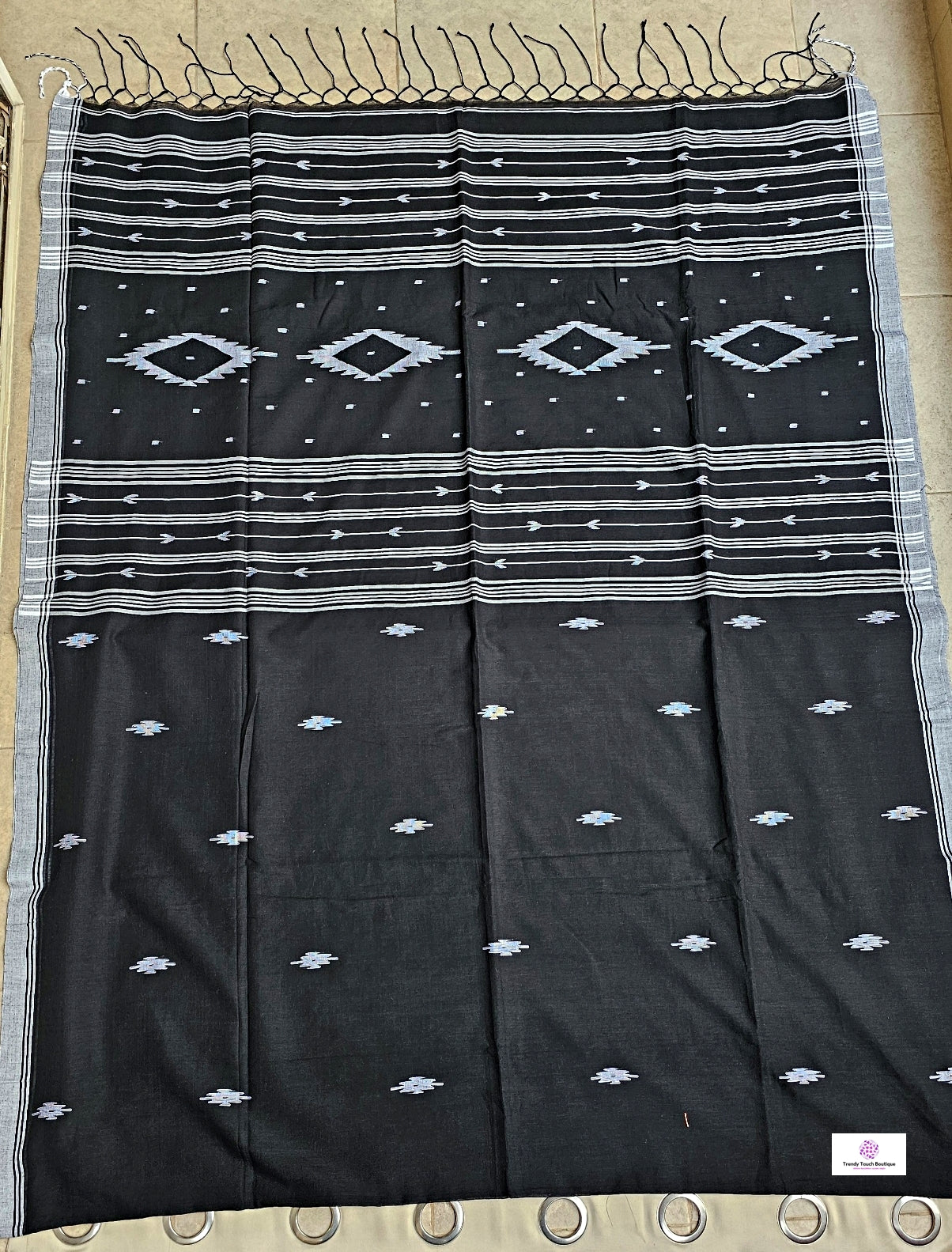 BLACK ROSE - MULCOTTON JAMDANI HANDLOOM SAREE (BLACK)