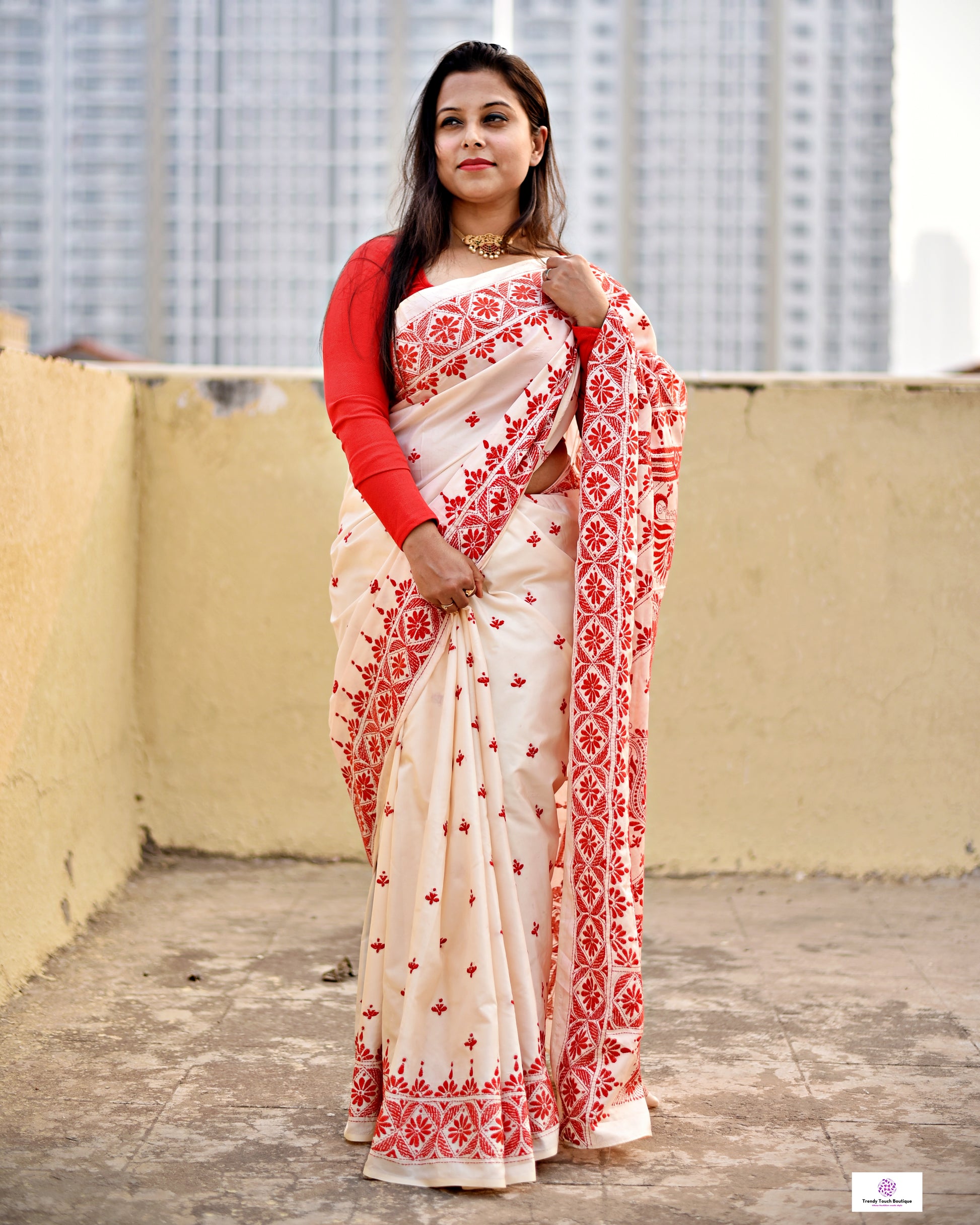 kantha stitch designer blended bangalore silk saree in offwhite and red thread work in traditional design with blouse piece and lightweight, soft, breathable for weddings, anniversary, special function, office events with blouse piece best price