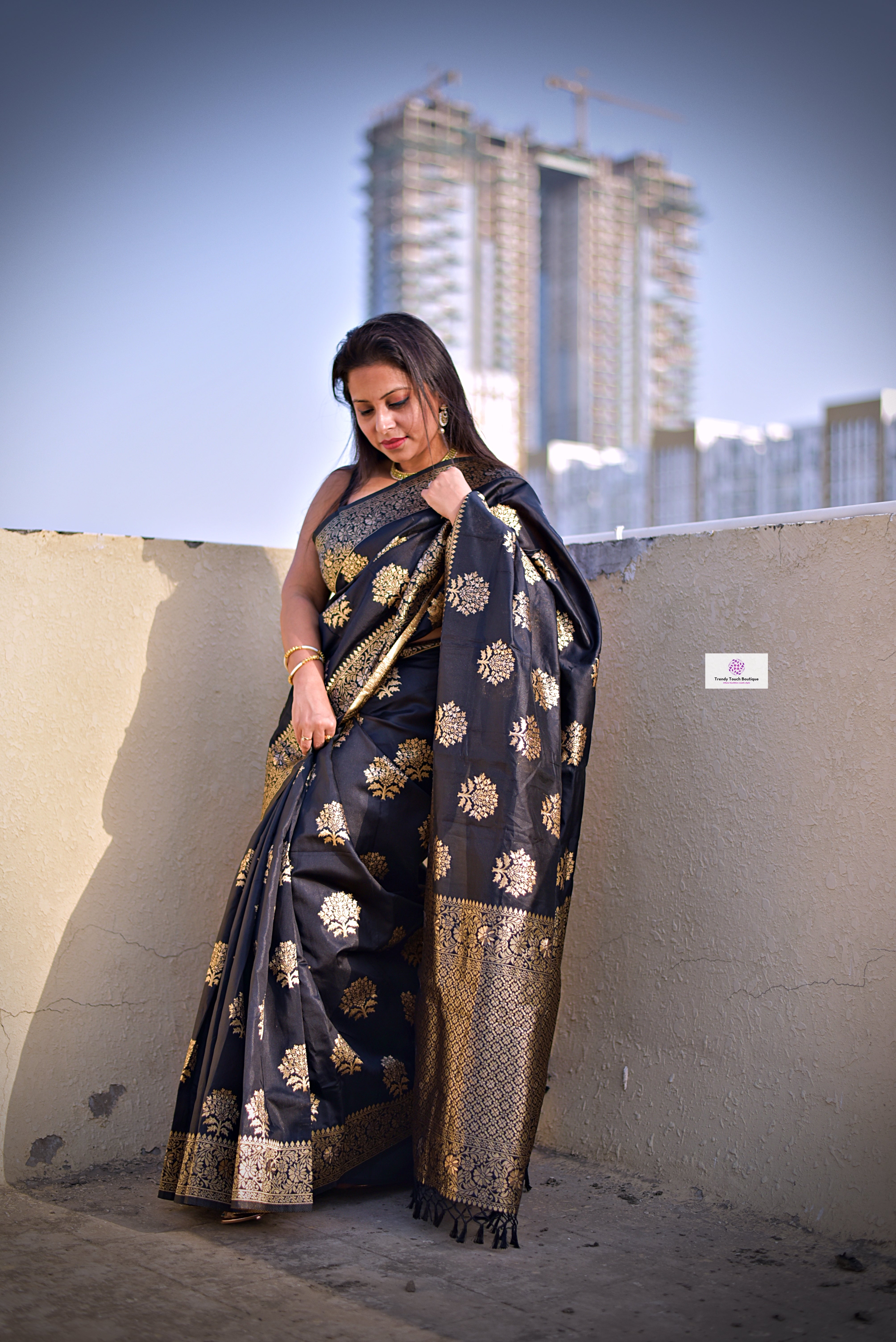 Graphite Black Tussar Silk Saree – Vishnu Weaves