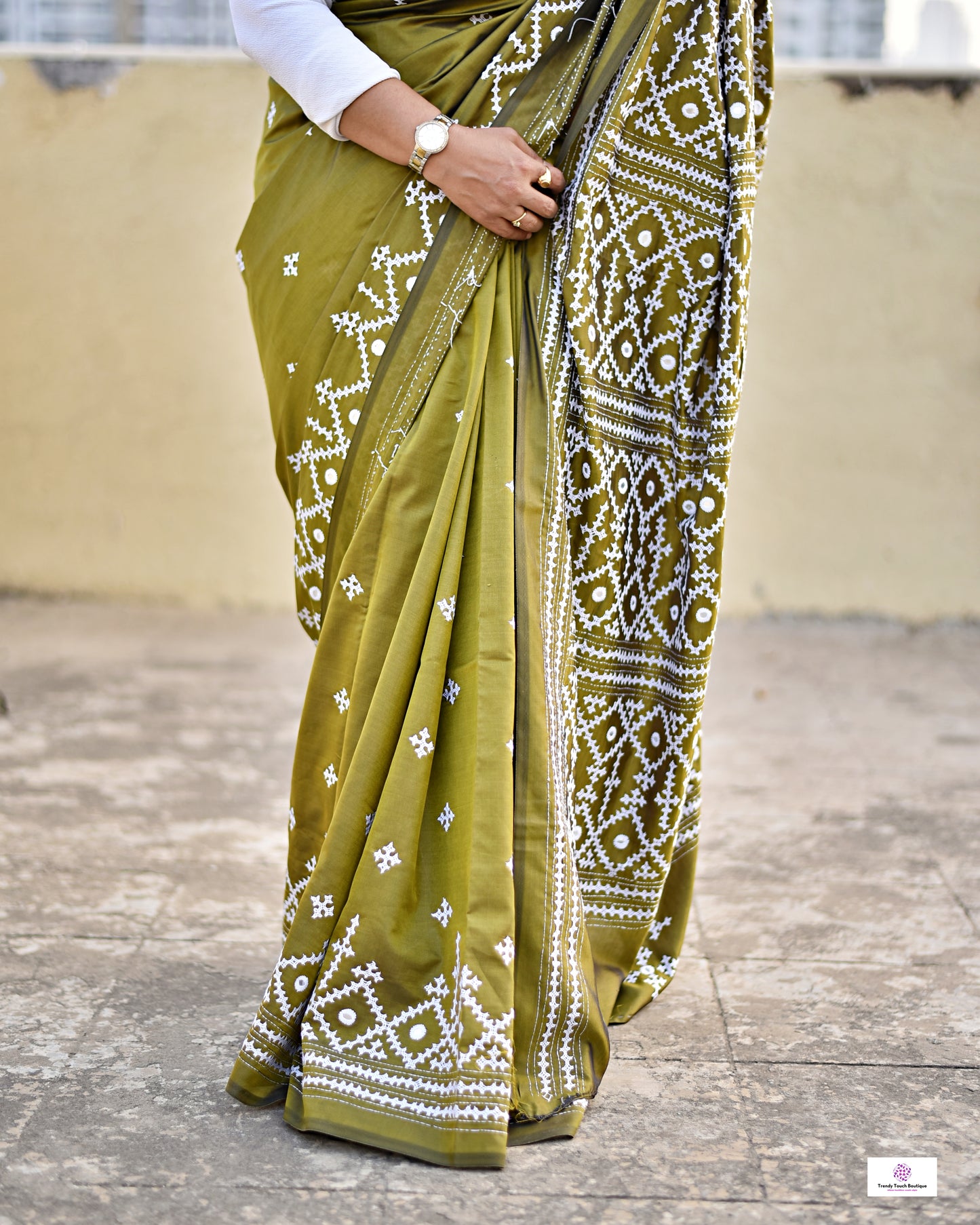 kutch or gujarati stitch mehndi green designer blended bangalore silk saree with white threadwork for wedding, marriage, special celebration or anniversary with blouse piece in best price