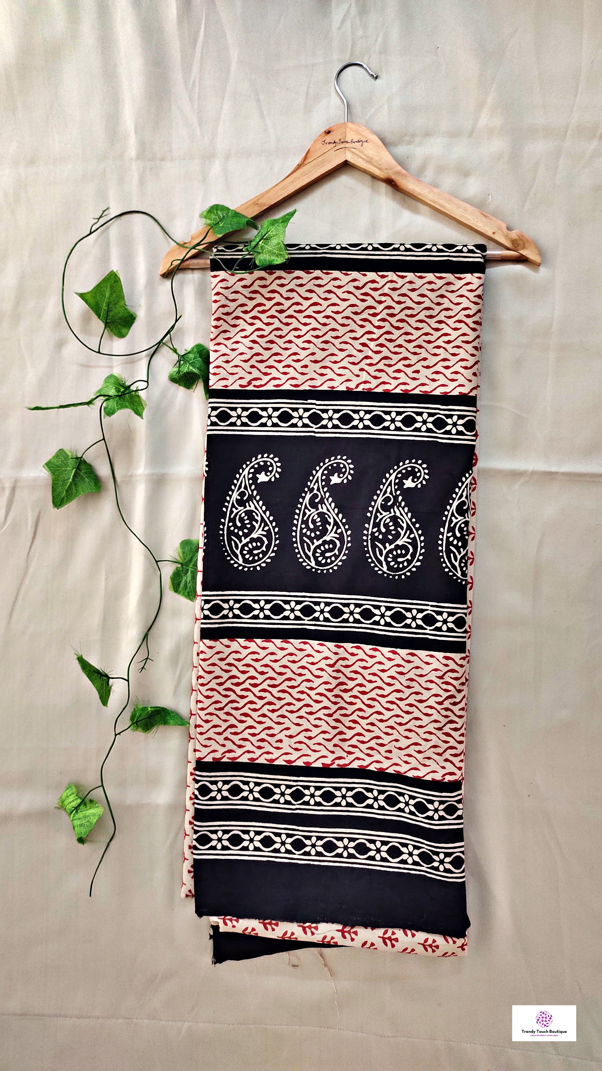 mulcotton handblock print best summer fabric office wear and everyday wear saree online best price with blouse piece black red and beige soft 
