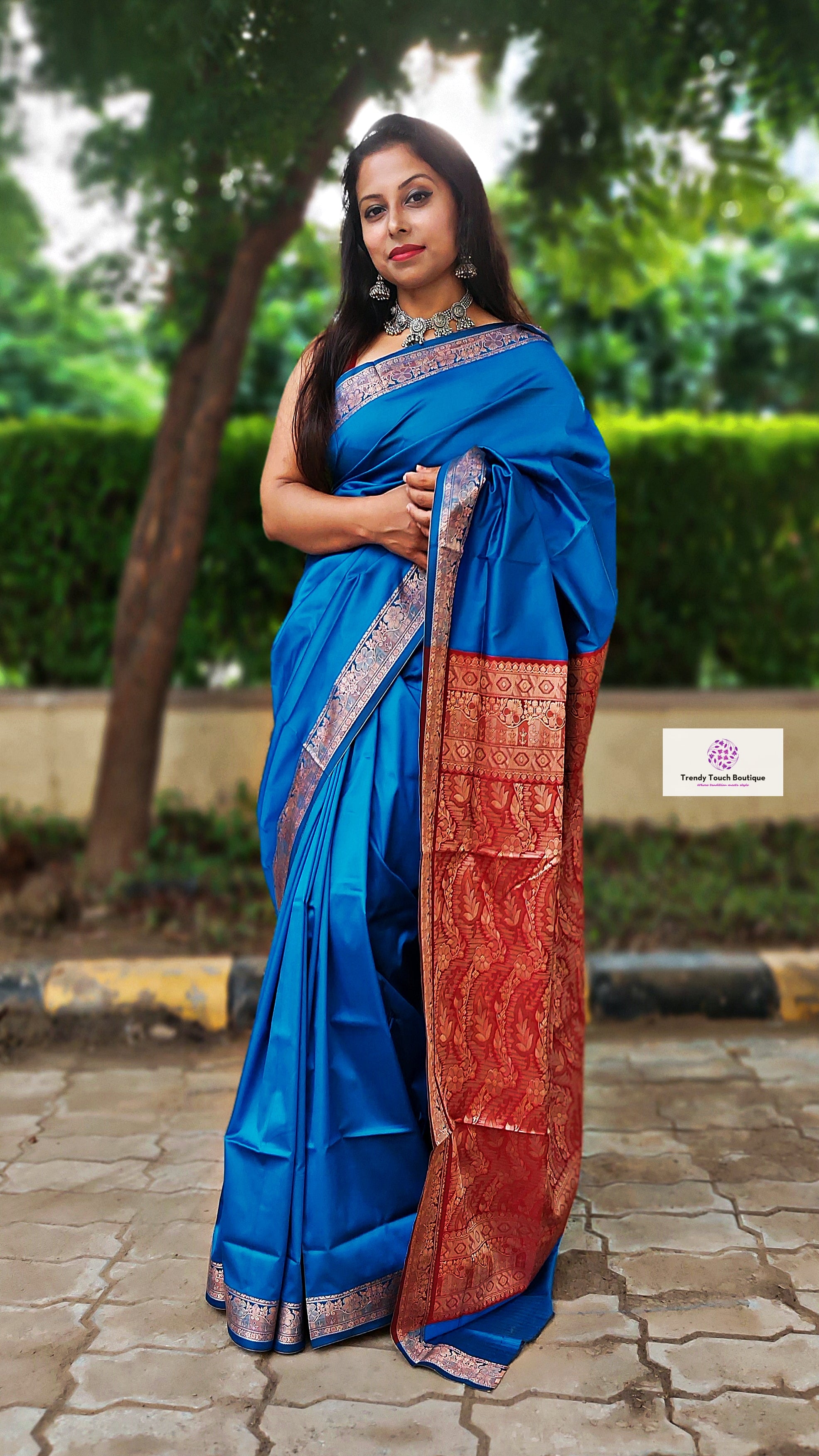 Premium Quality Tussar Banarasi Silk Saree in Denim Blue and Red – Bengal  Looms India