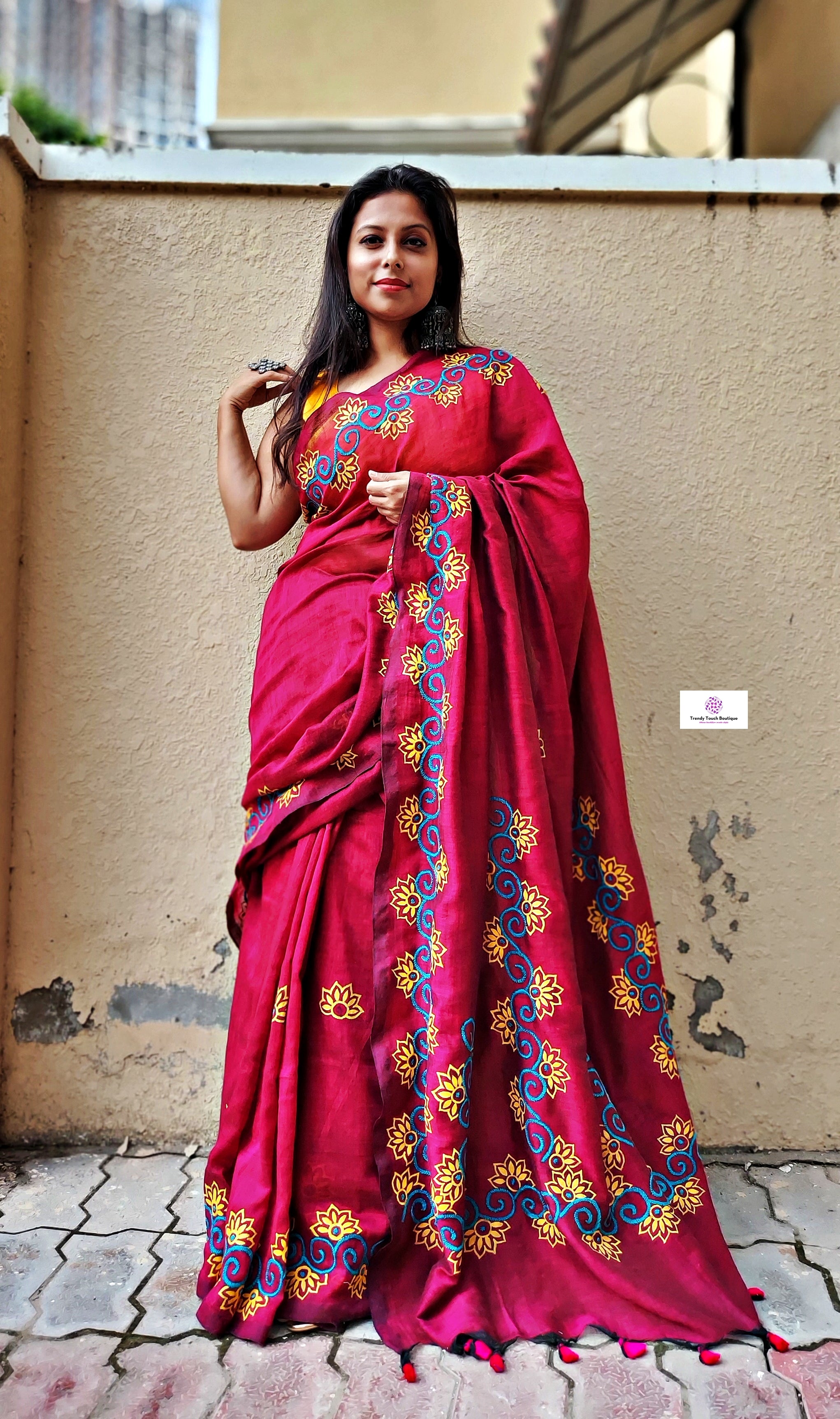 Pure Khadi Crepe Silk Saree With Graceful Zari Weaving Pallu nd Wooven Rich  Border. - VASTRANZO